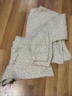 Colsie Cream Leopard Pajama Set